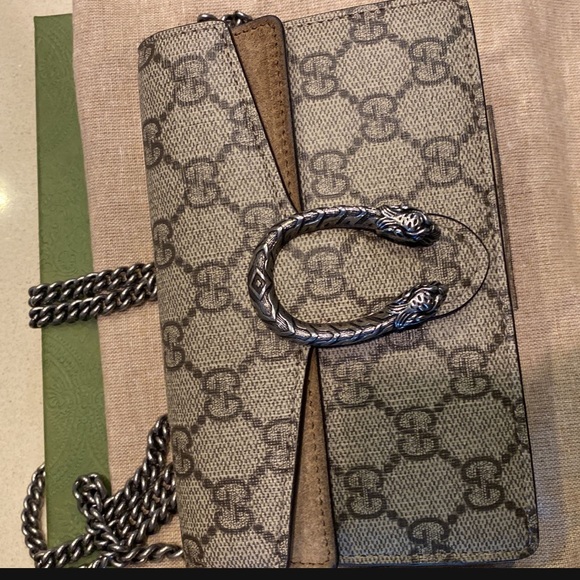 Gucci Crossbody Purse 100% authentic - Picture 2 of 5